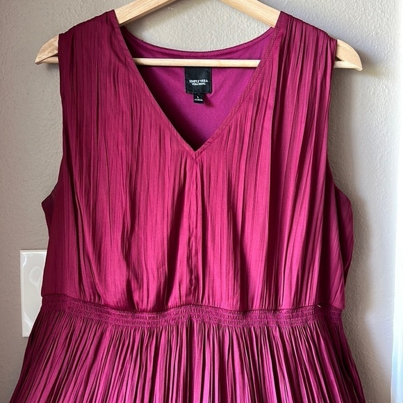 SIMPLY VERA VERA WANG V Neck Sleeveless Dress - Picture 1 of 9